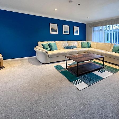 Blunsdon Lodge - Spacious Bungalow, High Speed Wi-Fi, Free Private Parking, Garden Swindon Esterno foto