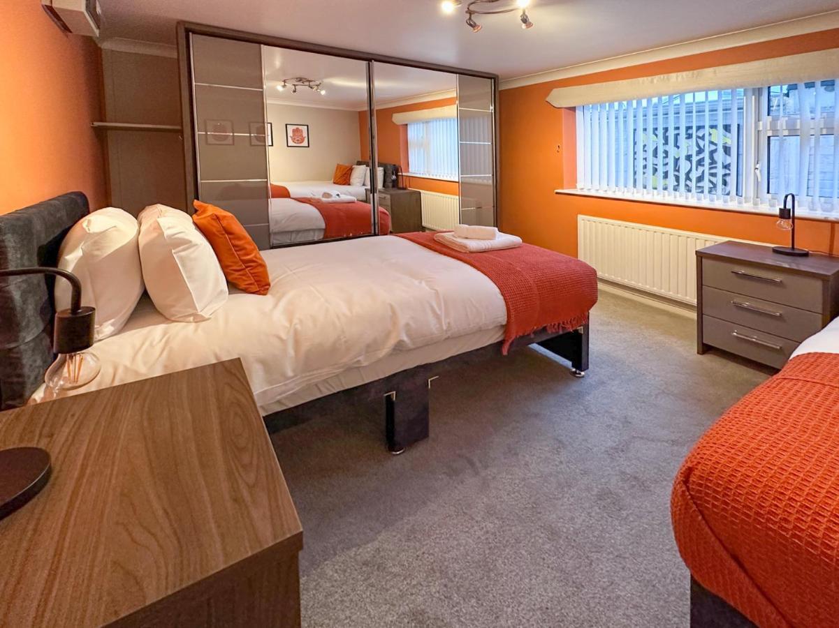 Blunsdon Lodge - Spacious Bungalow, High Speed Wi-Fi, Free Private Parking, Garden Swindon Esterno foto